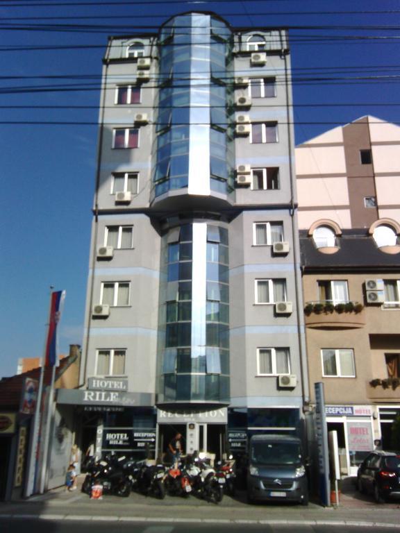 Garni Hotel Rile Men Ni Buitenkant foto