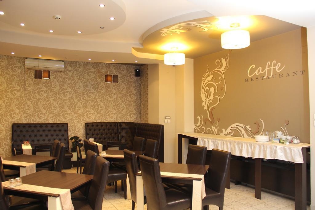 Garni Hotel Rile Men Ni Buitenkant foto