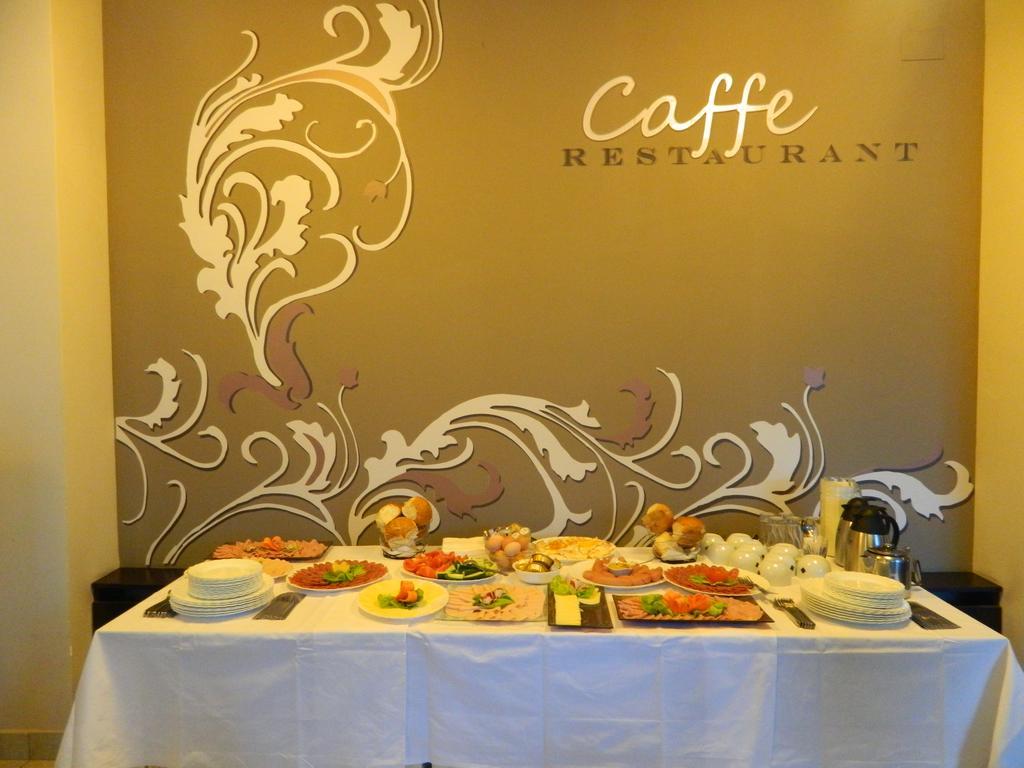 Garni Hotel Rile Men Ni Buitenkant foto